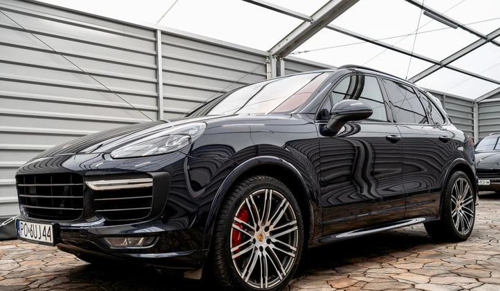 strzegom Porsche Cayenne cena 229000 przebieg: 240000, rok produkcji 2015 z Strzegom